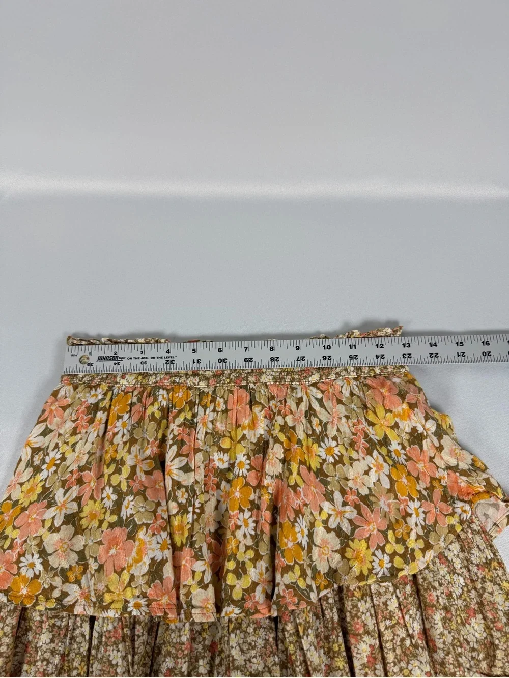 American Eagle Women’s Floral Smocked Shorts | Boho Ruffle | Small | GUC